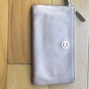 Michael Kors wristlet